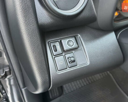 Серый Тойота РАВ 4, объемом двигателя 2 л и пробегом 90 тыс. км за 12300 $, фото 90 на Automoto.ua