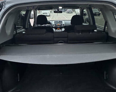 Серый Тойота РАВ 4, объемом двигателя 2 л и пробегом 252 тыс. км за 9700 $, фото 19 на Automoto.ua