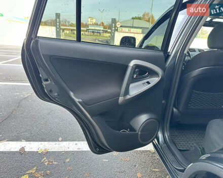 Серый Тойота РАВ 4, объемом двигателя 2 л и пробегом 213 тыс. км за 9999 $, фото 29 на Automoto.ua