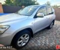 Серый Тойота РАВ 4, объемом двигателя 2 л и пробегом 267 тыс. км за 10950 $, фото 1 на Automoto.ua
