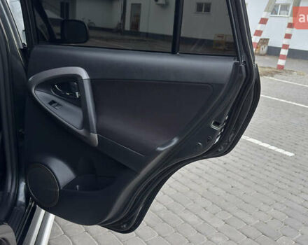 Сірий Тойота РАВ 4, об'ємом двигуна 2 л та пробігом 90 тис. км за 12300 $, фото 124 на Automoto.ua