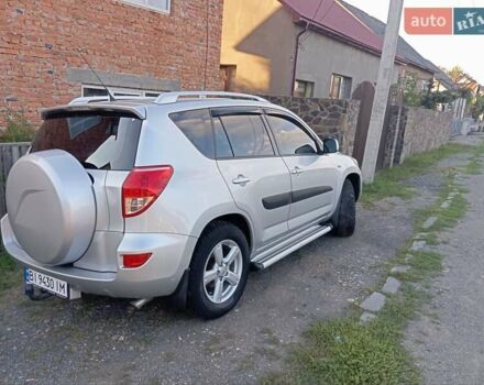 Серый Тойота РАВ 4, объемом двигателя 2 л и пробегом 165 тыс. км за 9999 $, фото 3 на Automoto.ua