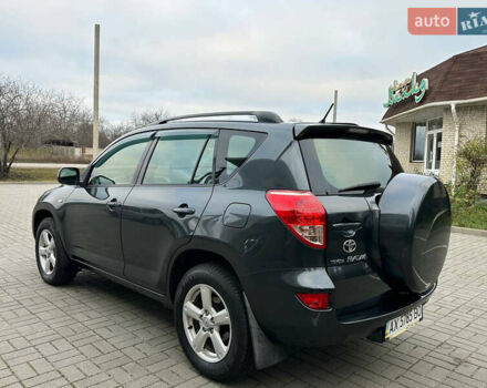 Серый Тойота РАВ 4, объемом двигателя 2 л и пробегом 230 тыс. км за 9450 $, фото 5 на Automoto.ua