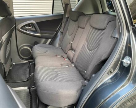 Сірий Тойота РАВ 4, об'ємом двигуна 2 л та пробігом 308 тис. км за 9990 $, фото 9 на Automoto.ua
