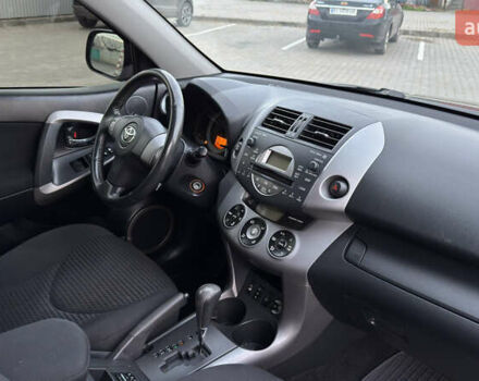 Серый Тойота РАВ 4, объемом двигателя 2 л и пробегом 90 тыс. км за 12300 $, фото 141 на Automoto.ua