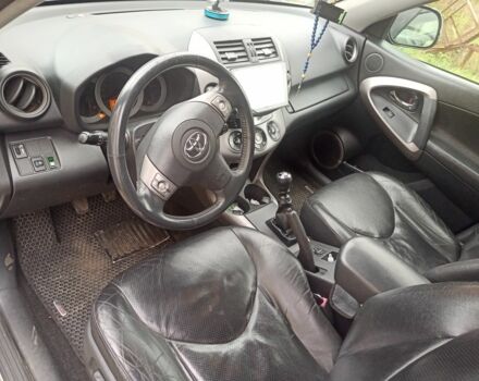 Сірий Тойота РАВ 4, об'ємом двигуна 2.2 л та пробігом 308 тис. км за 6200 $, фото 4 на Automoto.ua