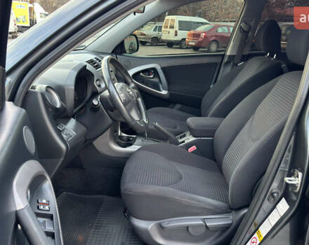 Сірий Тойота РАВ 4, об'ємом двигуна 2 л та пробігом 90 тис. км за 12300 $, фото 86 на Automoto.ua