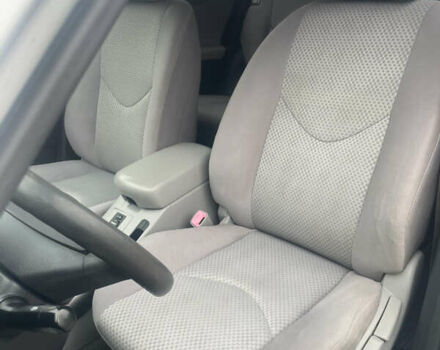 Сірий Тойота РАВ 4, об'ємом двигуна 2.4 л та пробігом 158 тис. км за 8500 $, фото 19 на Automoto.ua