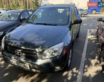 Серый Тойота РАВ 4, объемом двигателя 2.2 л и пробегом 255 тыс. км за 11500 $, фото 2 на Automoto.ua