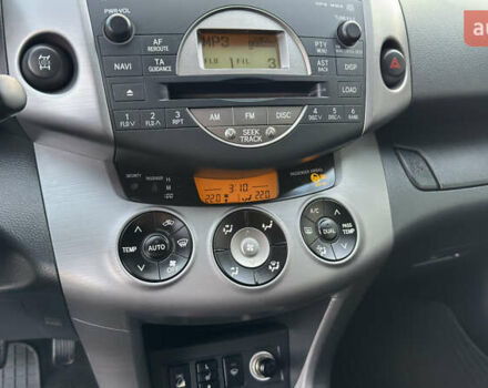 Сірий Тойота РАВ 4, об'ємом двигуна 2 л та пробігом 90 тис. км за 12300 $, фото 97 на Automoto.ua