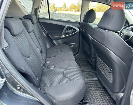 Серый Тойота РАВ 4, объемом двигателя 2 л и пробегом 213 тыс. км за 9999 $, фото 36 на Automoto.ua