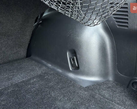 Серый Тойота РАВ 4, объемом двигателя 2 л и пробегом 90 тыс. км за 12300 $, фото 149 на Automoto.ua