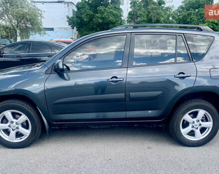 Серый Тойота РАВ 4, объемом двигателя 2 л и пробегом 317 тыс. км за 11777 $, фото 2 на Automoto.ua