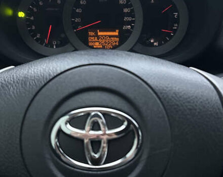 Серый Тойота РАВ 4, объемом двигателя 2 л и пробегом 252 тыс. км за 9700 $, фото 10 на Automoto.ua