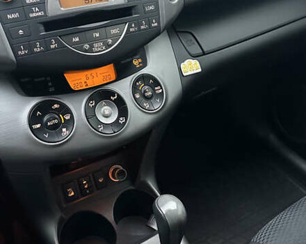 Серый Тойота РАВ 4, объемом двигателя 2 л и пробегом 252 тыс. км за 9700 $, фото 7 на Automoto.ua