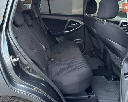 Сірий Тойота РАВ 4, об'ємом двигуна 2 л та пробігом 90 тис. км за 12300 $, фото 128 на Automoto.ua