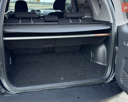 Серый Тойота РАВ 4, объемом двигателя 2 л и пробегом 90 тыс. км за 12300 $, фото 146 на Automoto.ua