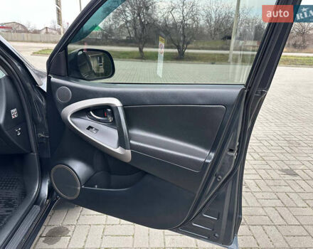Серый Тойота РАВ 4, объемом двигателя 2 л и пробегом 230 тыс. км за 9450 $, фото 24 на Automoto.ua