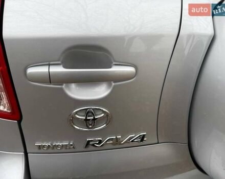 Серый Тойота РАВ 4, объемом двигателя 2 л и пробегом 80 тыс. км за 12600 $, фото 31 на Automoto.ua