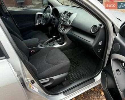 Серый Тойота РАВ 4, объемом двигателя 2 л и пробегом 80 тыс. км за 12600 $, фото 37 на Automoto.ua