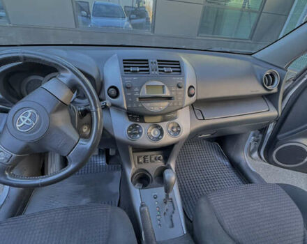 Серый Тойота РАВ 4, объемом двигателя 2 л и пробегом 108 тыс. км за 10999 $, фото 16 на Automoto.ua