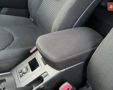 Сірий Тойота РАВ 4, об'ємом двигуна 2 л та пробігом 90 тис. км за 12300 $, фото 112 на Automoto.ua