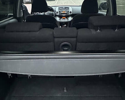 Серый Тойота РАВ 4, объемом двигателя 2 л и пробегом 252 тыс. км за 9700 $, фото 18 на Automoto.ua