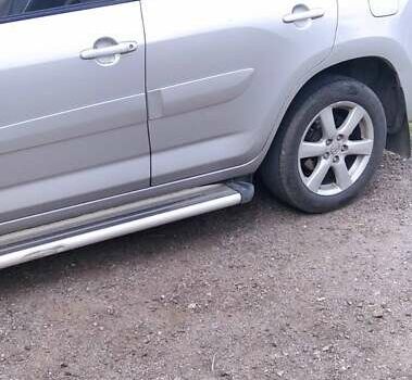 Серый Тойота РАВ 4, объемом двигателя 2 л и пробегом 346 тыс. км за 11000 $, фото 4 на Automoto.ua