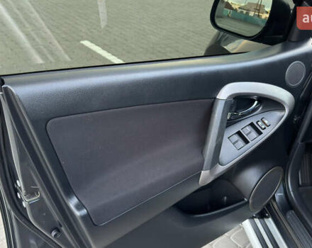 Сірий Тойота РАВ 4, об'ємом двигуна 2 л та пробігом 90 тис. км за 12300 $, фото 82 на Automoto.ua