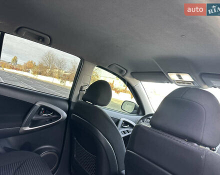 Серый Тойота РАВ 4, объемом двигателя 2 л и пробегом 213 тыс. км за 9999 $, фото 37 на Automoto.ua