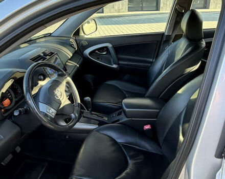 Серый Тойота РАВ 4, объемом двигателя 2.36 л и пробегом 149 тыс. км за 11800 $, фото 10 на Automoto.ua