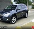 Серый Тойота РАВ 4, объемом двигателя 2 л и пробегом 191 тыс. км за 9500 $, фото 3 на Automoto.ua