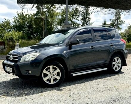 Серый Тойота РАВ 4, объемом двигателя 2 л и пробегом 241 тыс. км за 9400 $, фото 2 на Automoto.ua