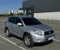 Серый Тойота РАВ 4, объемом двигателя 1.99 л и пробегом 204 тыс. км за 12500 $, фото 1 на Automoto.ua