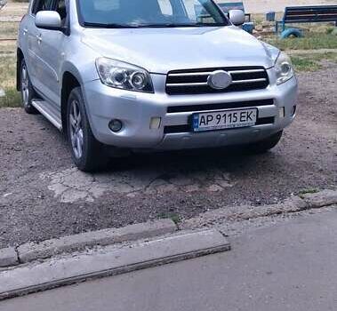 Серый Тойота РАВ 4, объемом двигателя 2 л и пробегом 346 тыс. км за 11000 $, фото 1 на Automoto.ua