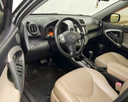 Серый Тойота РАВ 4, объемом двигателя 2 л и пробегом 190 тыс. км за 11700 $, фото 13 на Automoto.ua