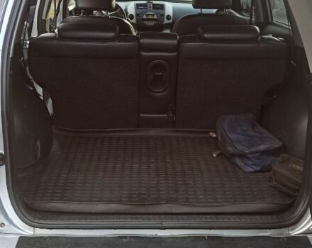 Серый Тойота РАВ 4, объемом двигателя 2 л и пробегом 220 тыс. км за 9800 $, фото 8 на Automoto.ua