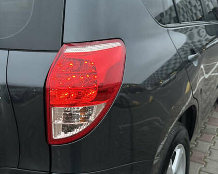 Серый Тойота РАВ 4, объемом двигателя 2 л и пробегом 252 тыс. км за 9700 $, фото 11 на Automoto.ua