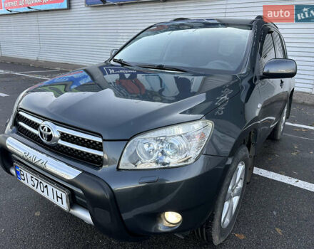 Серый Тойота РАВ 4, объемом двигателя 2 л и пробегом 213 тыс. км за 9999 $, фото 1 на Automoto.ua