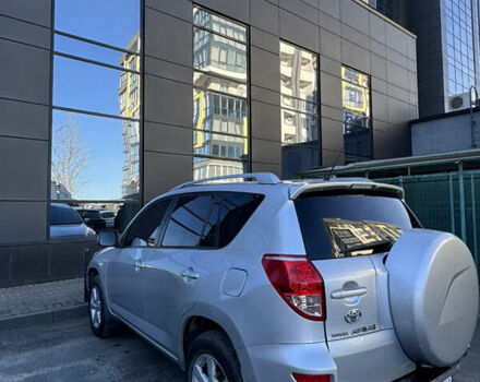 Серый Тойота РАВ 4, объемом двигателя 2 л и пробегом 108 тыс. км за 10999 $, фото 3 на Automoto.ua