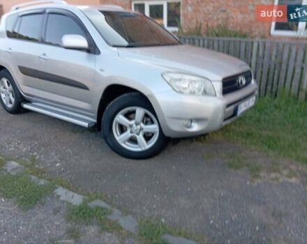 Серый Тойота РАВ 4, объемом двигателя 2 л и пробегом 165 тыс. км за 9999 $, фото 2 на Automoto.ua