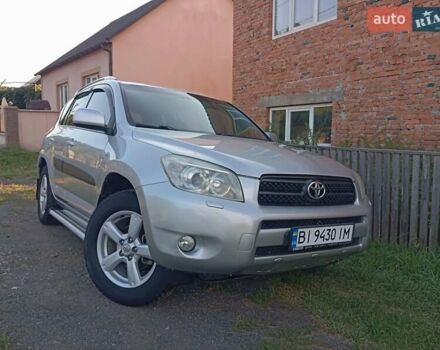 Серый Тойота РАВ 4, объемом двигателя 2 л и пробегом 165 тыс. км за 9999 $, фото 5 на Automoto.ua