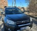 Серый Тойота РАВ 4, объемом двигателя 2 л и пробегом 240 тыс. км за 9800 $, фото 1 на Automoto.ua