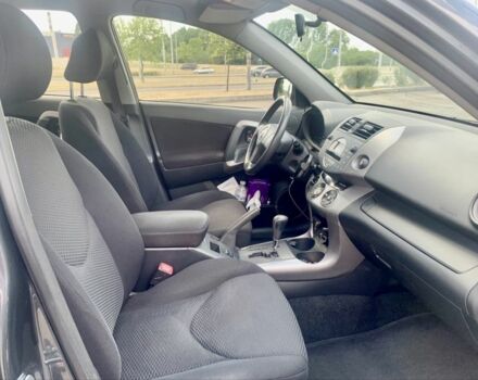 Серый Тойота РАВ 4, объемом двигателя 2 л и пробегом 317 тыс. км за 10777 $, фото 7 на Automoto.ua