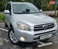 Сірий Тойота РАВ 4, об'ємом двигуна 2 л та пробігом 150 тис. км за 10800 $, фото 1 на Automoto.ua