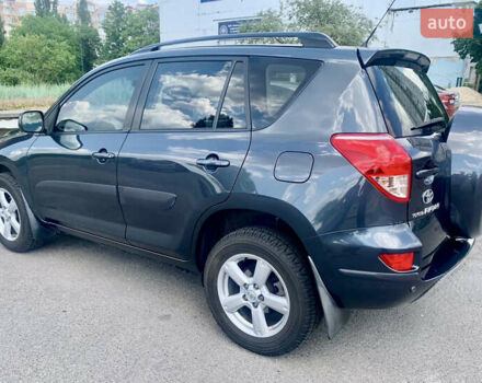 Серый Тойота РАВ 4, объемом двигателя 2 л и пробегом 317 тыс. км за 11777 $, фото 3 на Automoto.ua