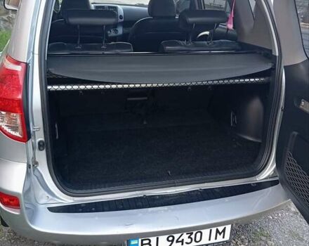 Серый Тойота РАВ 4, объемом двигателя 2 л и пробегом 165 тыс. км за 9999 $, фото 16 на Automoto.ua