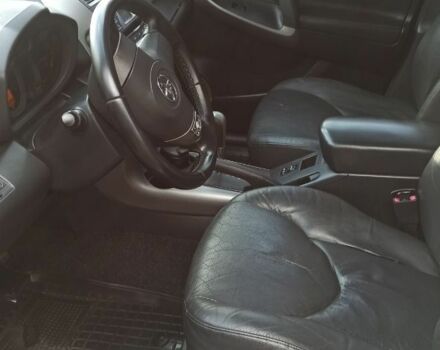 Серый Тойота РАВ 4, объемом двигателя 2 л и пробегом 220 тыс. км за 9800 $, фото 4 на Automoto.ua