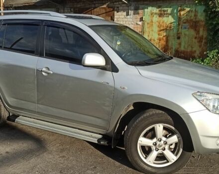 Серый Тойота РАВ 4, объемом двигателя 2 л и пробегом 220 тыс. км за 9800 $, фото 2 на Automoto.ua