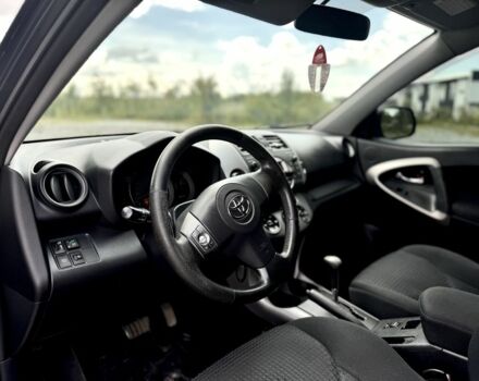 Серый Тойота РАВ 4, объемом двигателя 2 л и пробегом 241 тыс. км за 9400 $, фото 8 на Automoto.ua